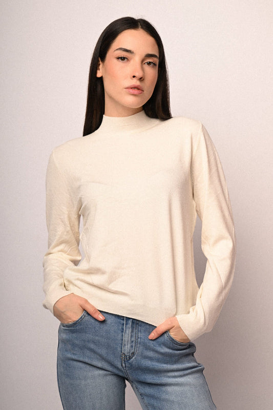 Jersey de cuello alto en mezcla de viscosa, color blanco, manga larga