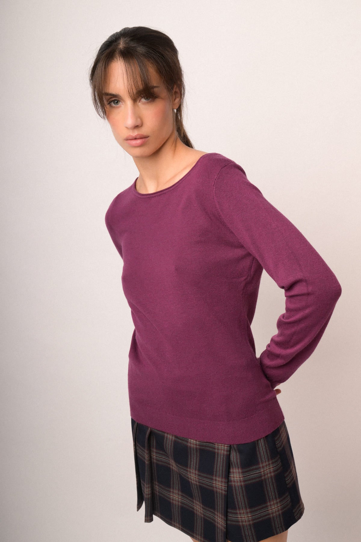 Jersey básico fucsia de manga larga y cuello redondo, ajuste holgado